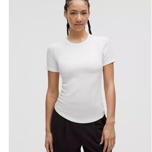 Classic White Women's T-Shirt Hold Tight Short Sleeve Shirt